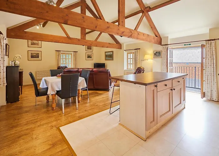 Host & - Widger Mews